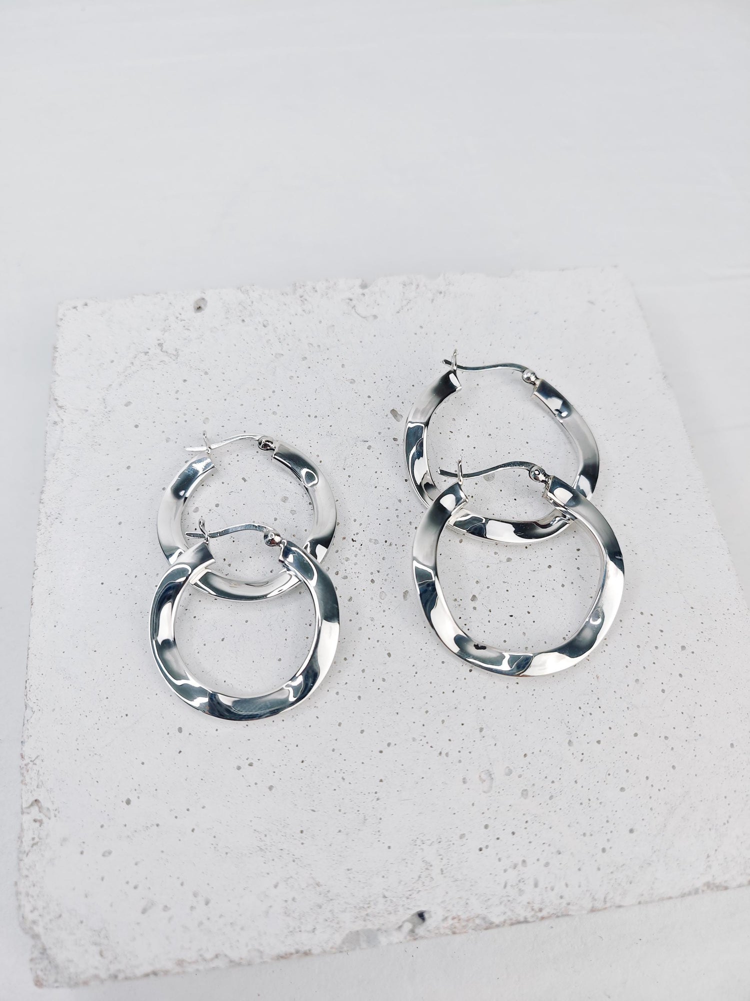 Sterling silver wavy hoop earrings, silver hoop earrings 30 mm, wave hoop earrings 35 mm, minimalist hoop earrings 925 silver