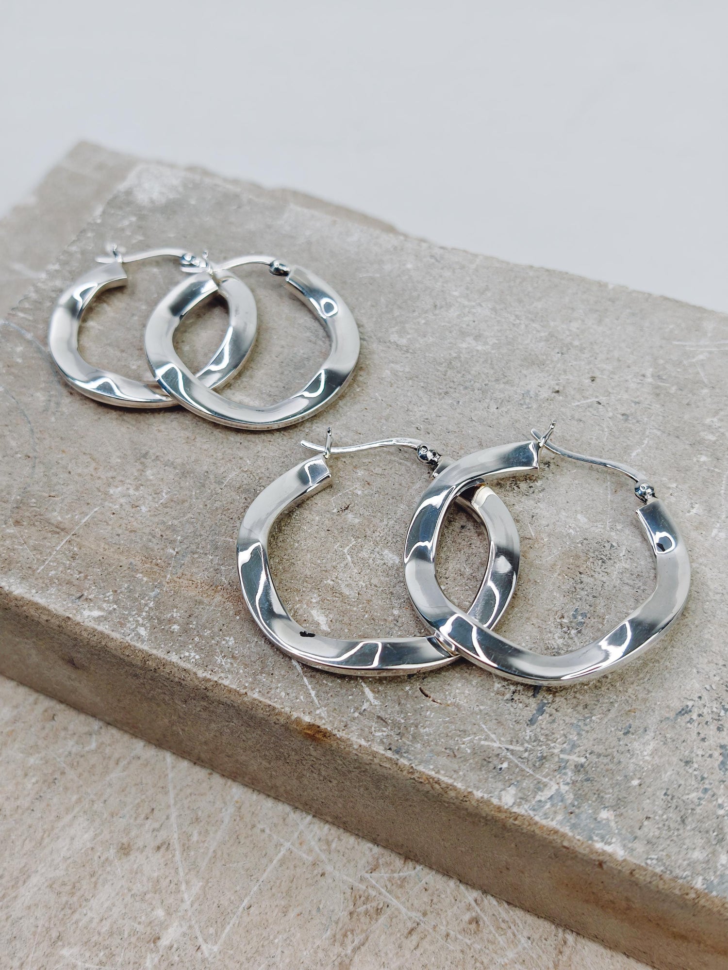 Sterling silver wavy hoop earrings, silver hoop earrings 30 mm, wave hoop earrings 35 mm, minimalist hoop earrings 925 silver