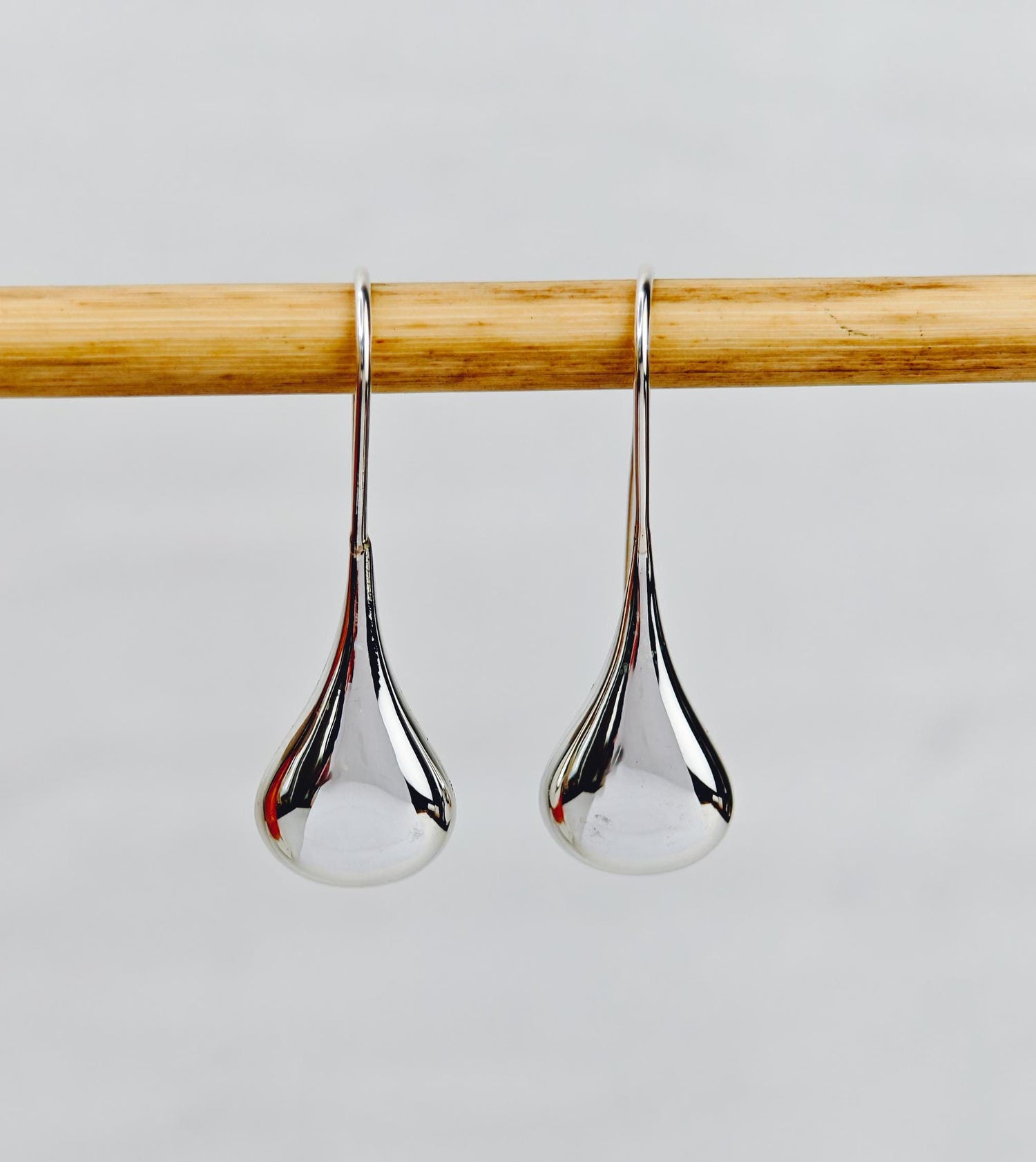 Boucles d'oreilles pendantes en argent 925, petites boucles d'oreilles pendantes, boucles d'oreilles minimalistes en forme de larme en argent sterling