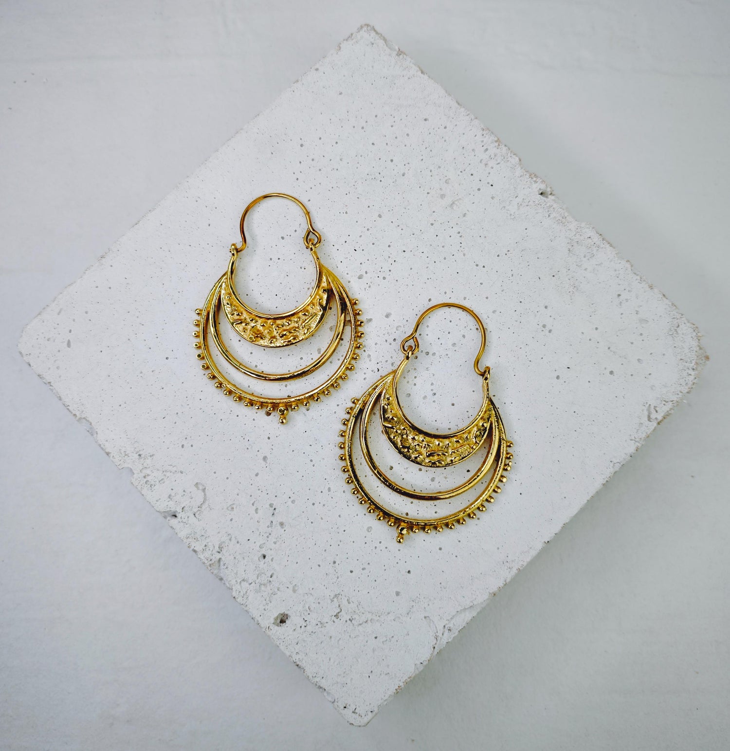 Halbmond Ohrringe Messing, Mond Ohrringe Gold, Sommerschmuck