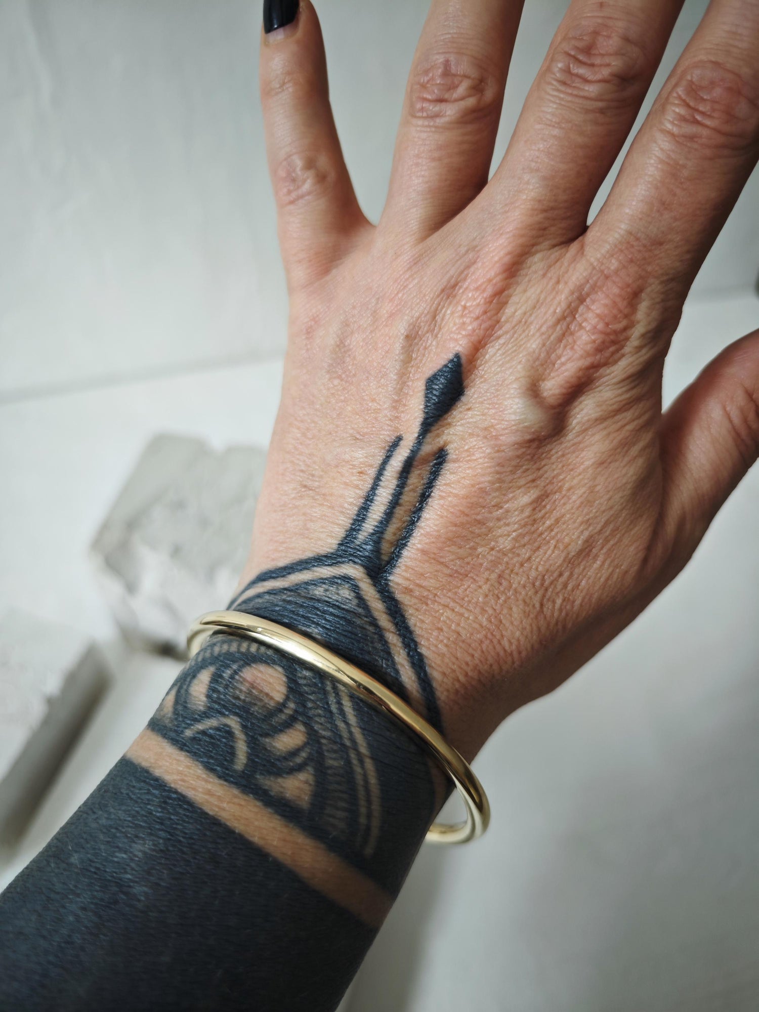 Massiver Messing Armreif, Statement schwerer breiter Armreif, Tribal Armreif, Festival Schmuck