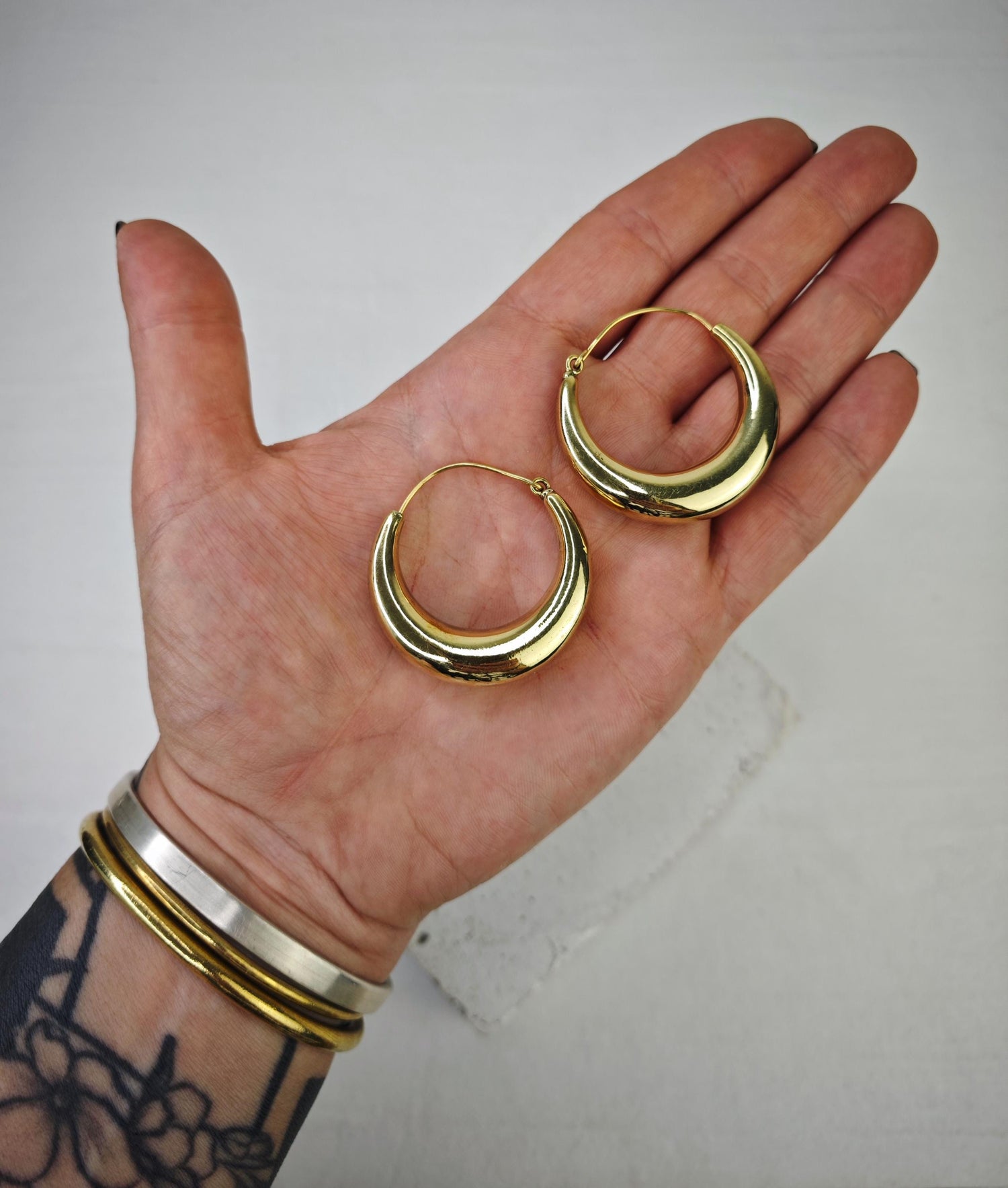 Grandes boucles d'oreilles créoles en laiton épais, boucles d'oreilles demi-lune tendance