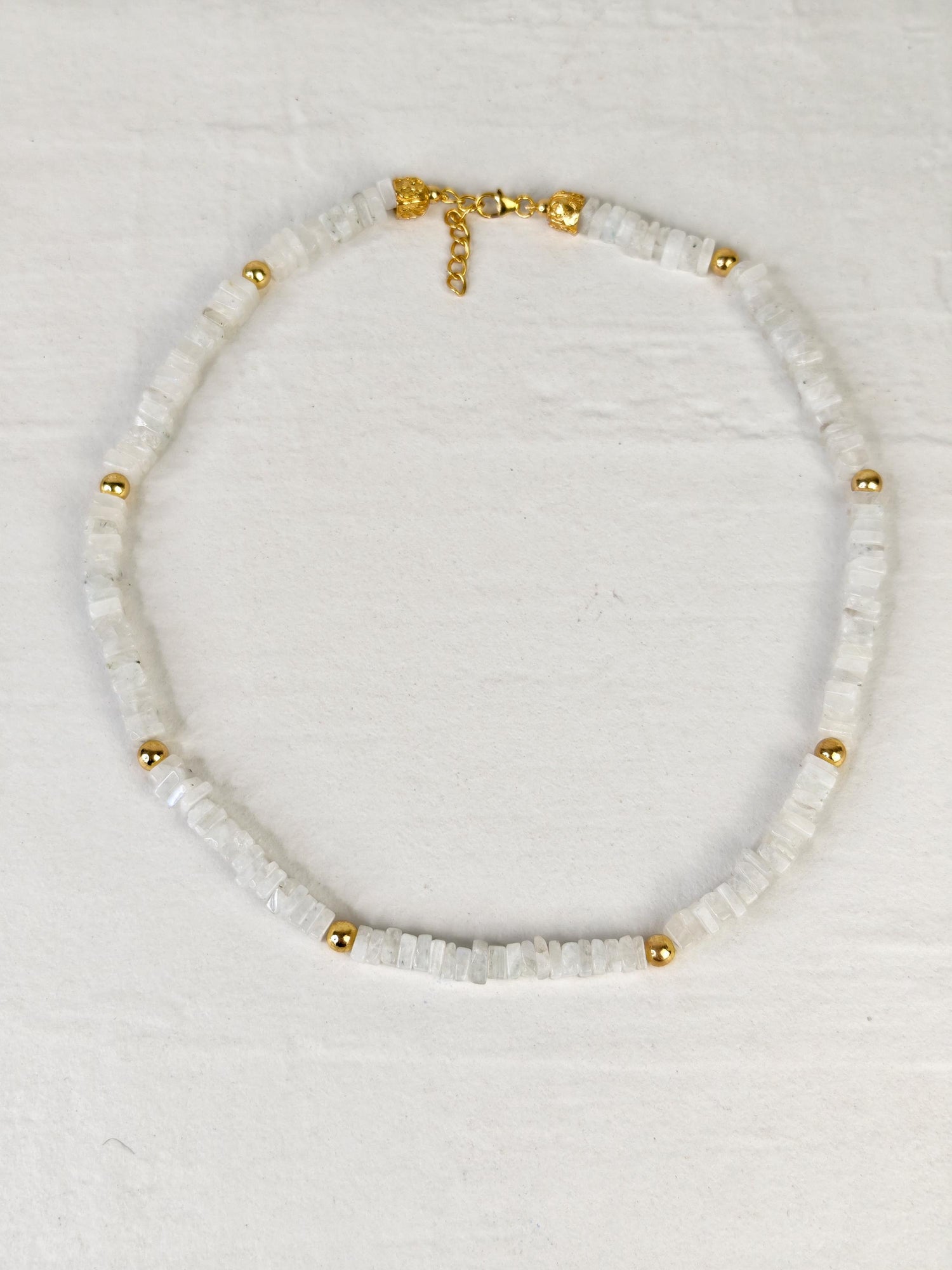 Frosted Moon necklace made of moonstone and 18-carat gold-plated sterling silver, pearl necklace