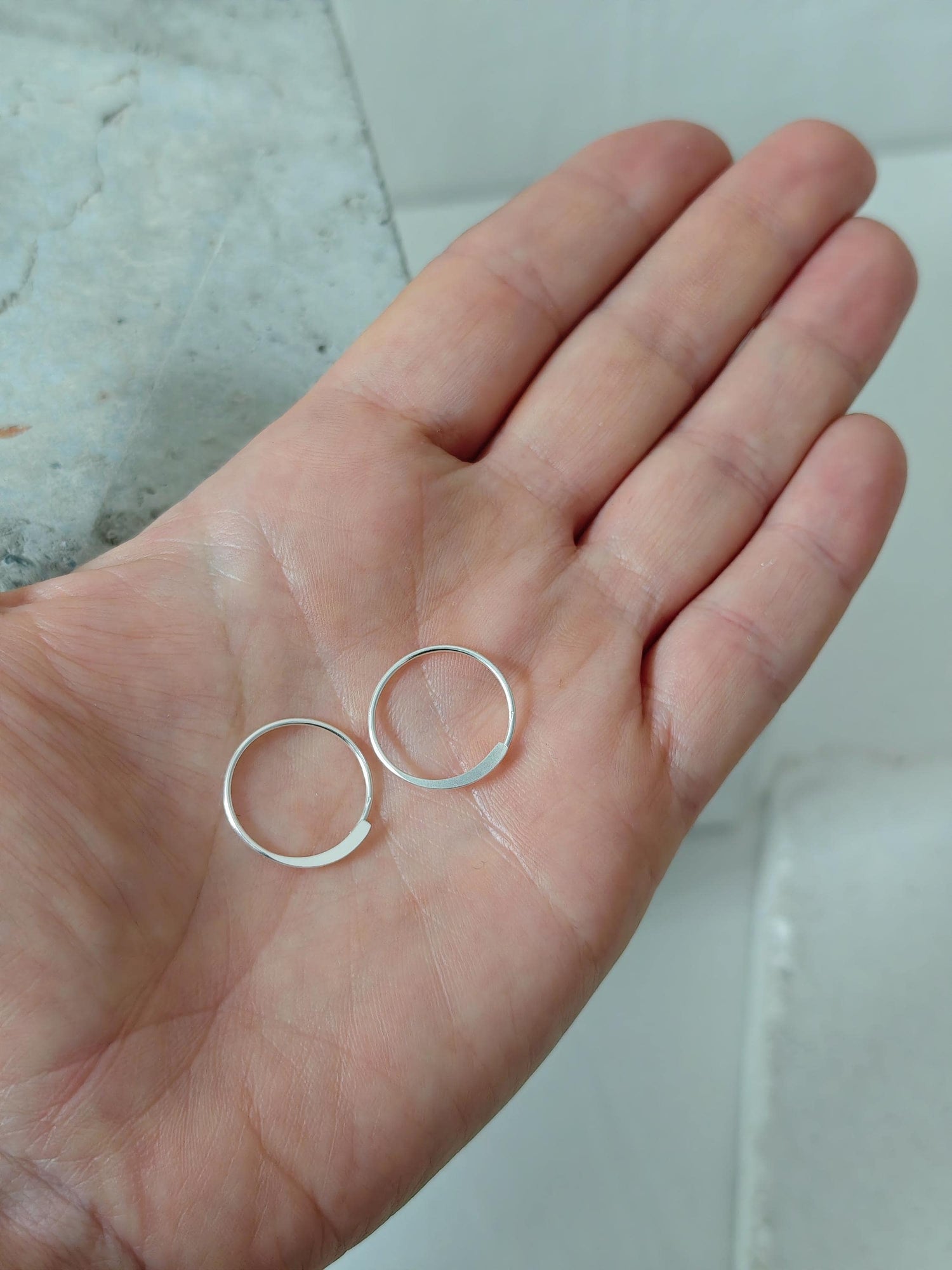 Open mini flat hoop earrings made of 925 silver, minimalist small earrings