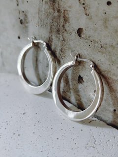 Medium Chunky Creolen 35mm aus 925 Silber, Breite Statement Hoops, handgefertigte Ohrringe - CocosyBerlin