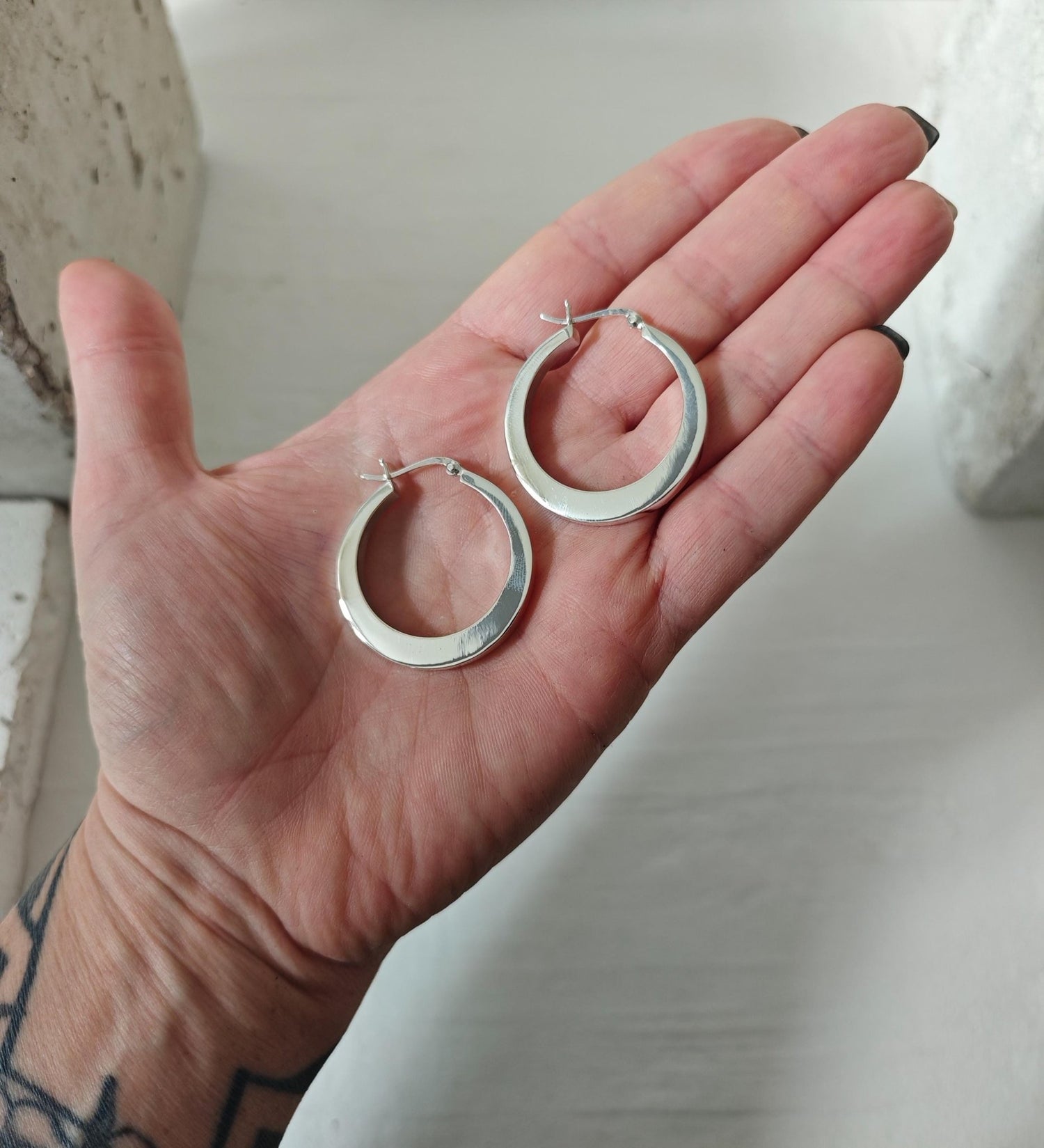 Medium Chunky Creolen 35mm aus 925 Silber, Breite Statement Hoops, handgefertigte Ohrringe - CocosyBerlin