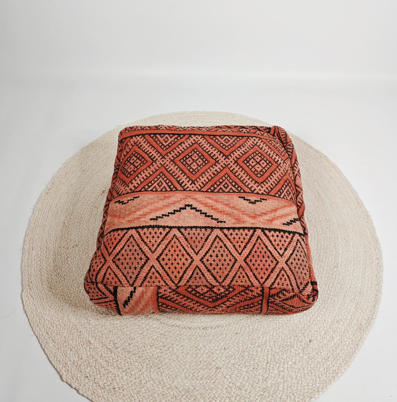 Marokkanischer Pouf, Berber Bodenkissen Pink und Rosa, Boho Sitzkissen aus Wolle, Kelim Bodenkissen, handarbeit