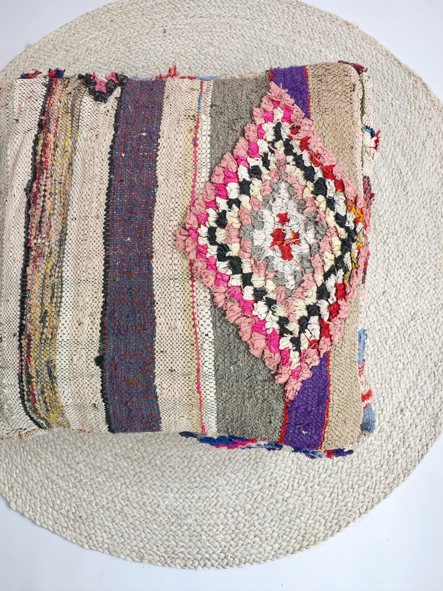 PCocosy Premium Collection - Pouf aus Marokko mit geometrischem Muster, Upcyling Pouf aus Stoffresten, Boho Sitzkissen, Bunt, Unikat, Handarbeit, Streifen
