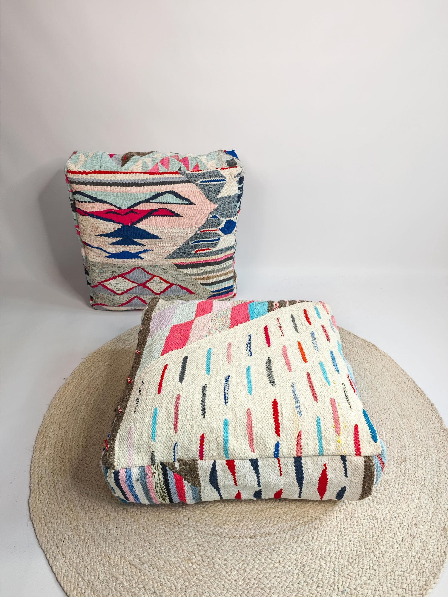 Pouf Cocosy Premium Collection - Marokkanischer Pouf mit geometrischen Muster, Upcyling Pouf aus Stoffresten, Boho Sitzkissen, Unikat