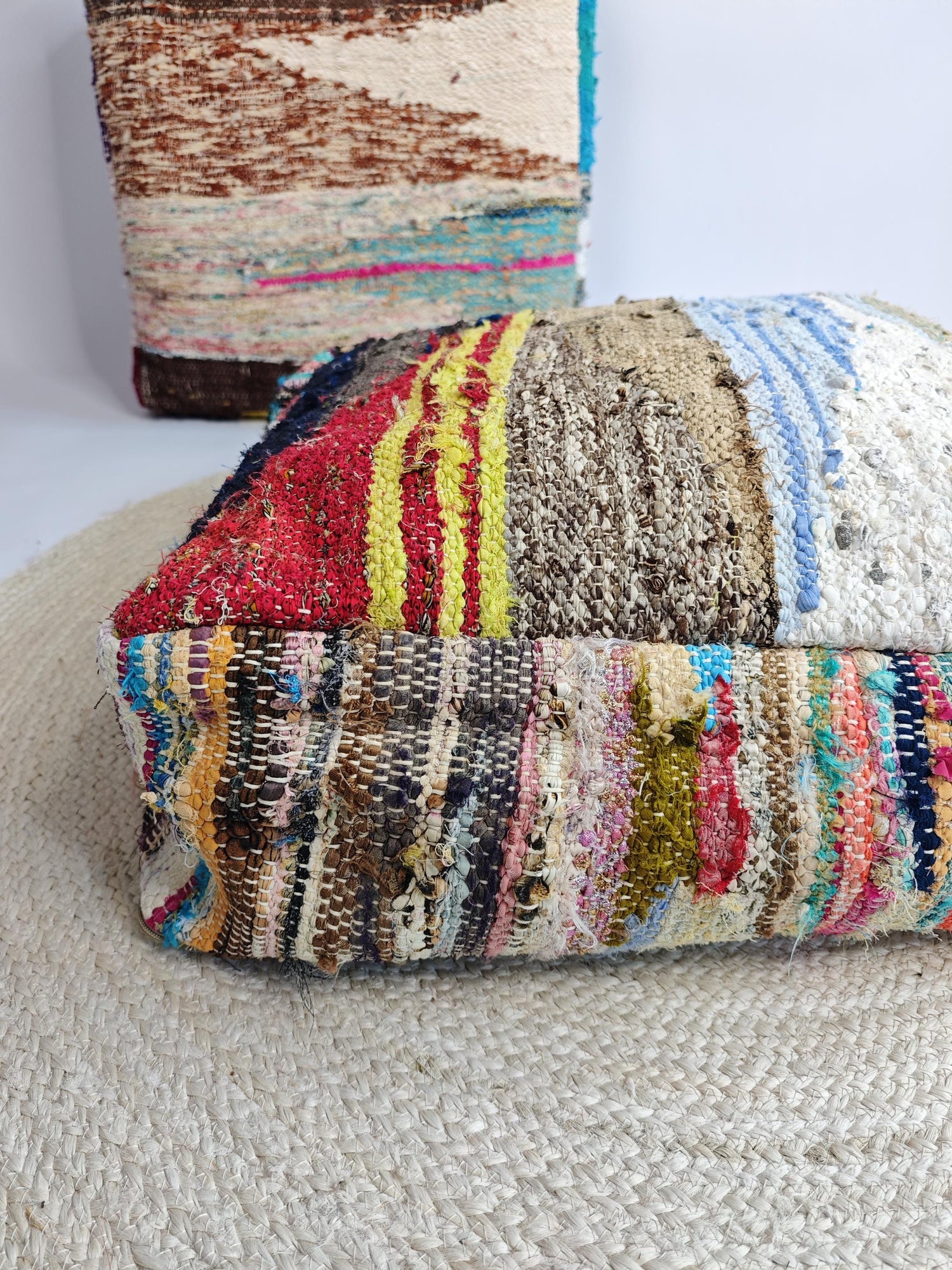 Cocosy Premium Collection - Pouf aus Marokko mit geometrischen Muster, Upcyling Pouf aus Stoffresten, Boho Sitzkissen, Braun Blau, Handarbeit