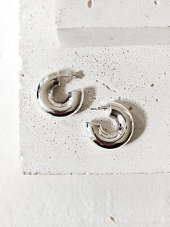 Chunky Creolen aus Silber 925, dicke Statement Ohrringe 30mm, Ohrstecker - CocosyBerlin