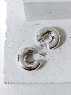 Chunky Creolen aus Silber 925, dicke Statement Ohrringe 30mm, Ohrstecker - CocosyBerlin