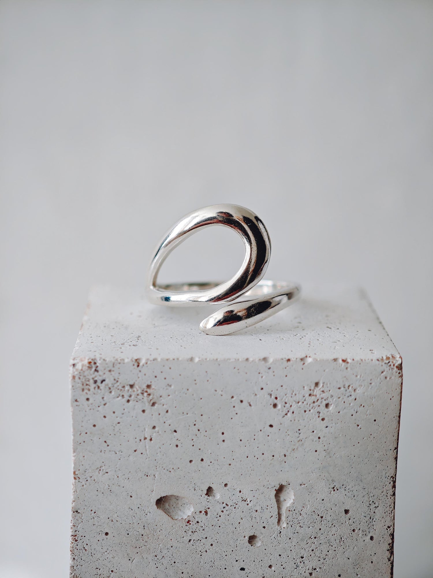 Minimalistischer Statement Ring aus 925 Silber, Organischer Silberring, Handgemachter Design Fingerring