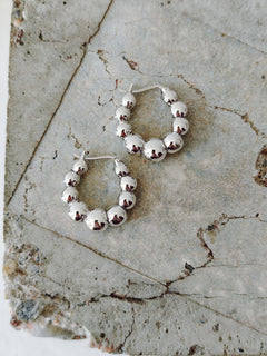 Bubble Ohrringe aus 925 Silber, Kugel Statement Creolen, Chunky Perlen Hoops - CocosyBerlin