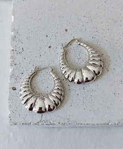 große Statement Croissant Creolen 925 Silber, Chunky Hoop Ohrringe minimalistisch glänzend - CocosyBerlin