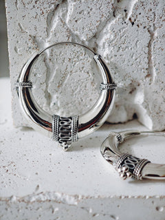 Boho Halbmond Creolen aus 925 Silber, Chunky Sterling Silber Hoop Ohrringe 40 mm, Ethno breite Creolen - CocosyBerlin