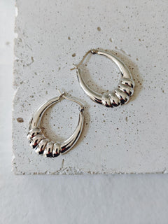 Statement ovale Creolen 925 Silber, Croissant Design Ohrringe, Chunky Hoop Ohrringe minimalistisch - CocosyBerlin