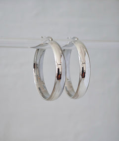 Große Creolen aus Silber 925, Breite gewölbte Ohrringe, Minimal Statement Oversized Hoops - CocosyBerlin