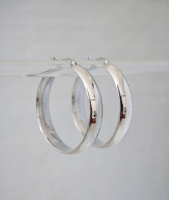 Große Creolen aus Silber 925, Breite gewölbte Ohrringe, Minimal Statement Oversized Hoops - CocosyBerlin