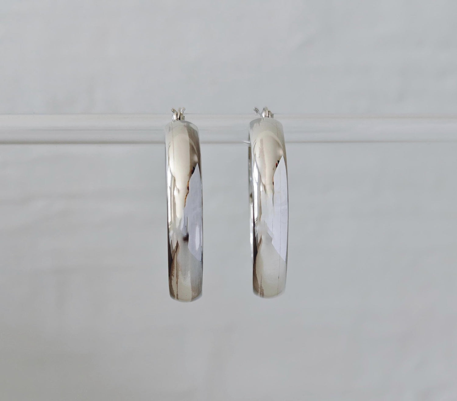 Große Creolen aus Silber 925, Breite gewölbte Ohrringe, Minimal Statement Oversized Hoops - CocosyBerlin