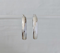 Große Creolen aus Silber 925, Breite gewölbte Ohrringe, Minimal Statement Oversized Hoops - CocosyBerlin