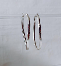Lange Flache Ovale Twisted Creolen aus 925 Silber, breite geschwungene gedrehte Ohrringe, Creolen 60mm - CocosyBerlin