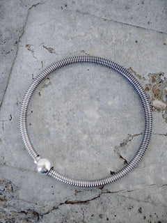 Statement Bali Armreif aus 925 Silber, Minimalistischer massiver Armreif, Kugelverschluß - CocosyBerlin