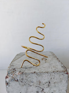 Oberarmreif aus Messing Gold, Boho Armreif Schlange, minimalist Arm Cuff, Statement Armschmuck - CocosyBerlin