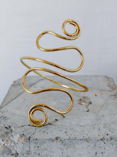 Oberarmreif aus Messing verspielt, Boho Festival Armschmuck, Hippie Sommer Schmuck - CocosyBerlin