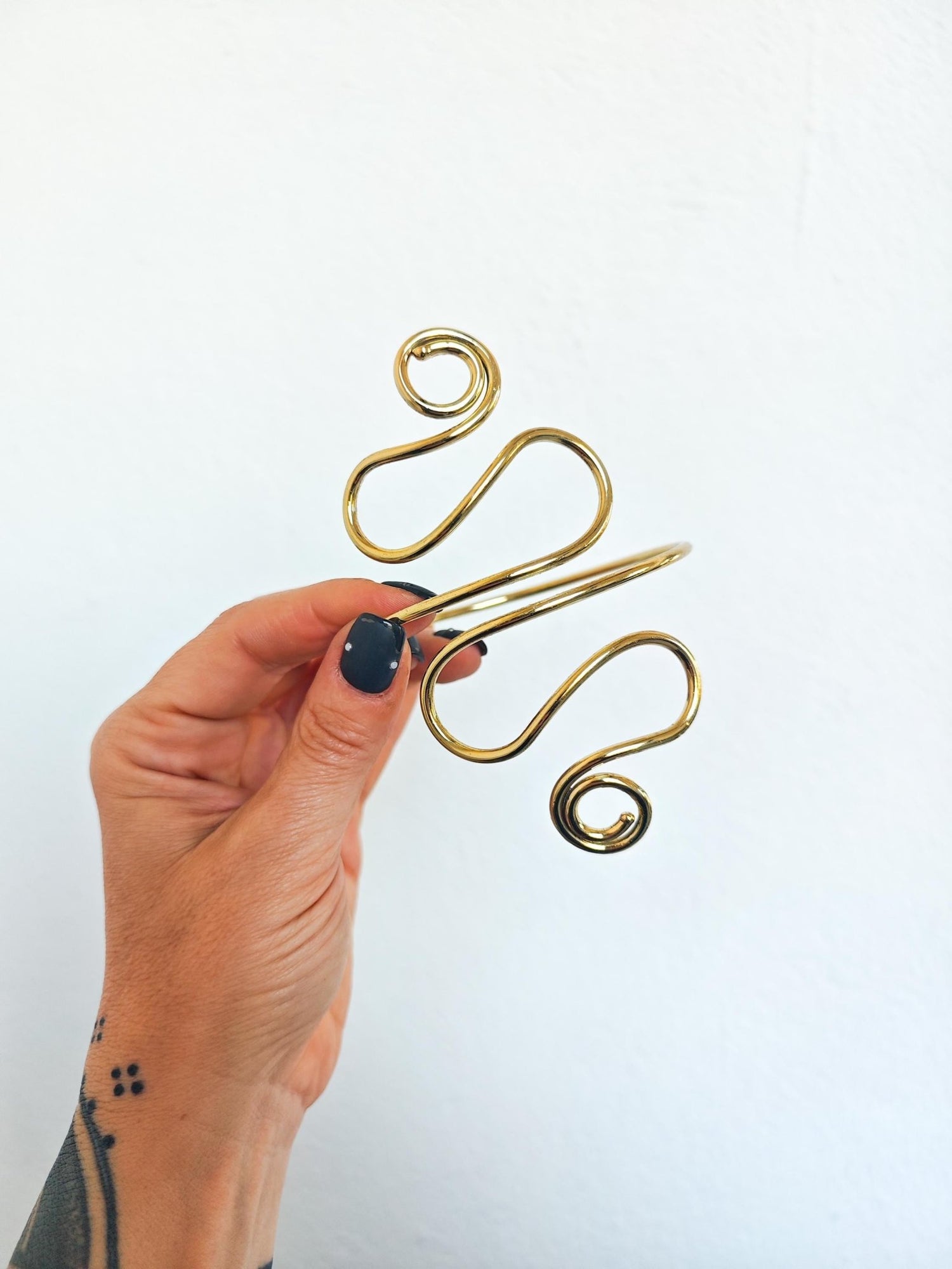 Oberarmreif aus Messing verspielt, Boho Festival Armschmuck, Hippie Sommer Schmuck - CocosyBerlin