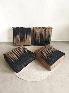 Moderner Pouf Schwarz Natur, Handgemachtes Bodenkissen Marokko, Minimalistisch Boho Interior - CocosyBerlin