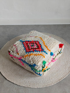 Beni Ourain Pouf aus Wolle, Handgemachtes Bodenkissen Marokko, Bunter Boho Pouf - CocosyBerlin