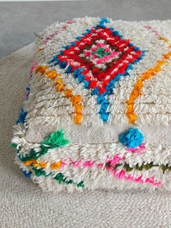 Beni Ourain Pouf aus Wolle, Handgemachtes Bodenkissen Marokko, Bunter Boho Pouf - CocosyBerlin