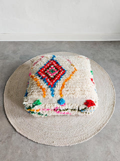 Beni Ourain Pouf aus Wolle, Handgemachtes Bodenkissen Marokko, Bunter Boho Pouf - CocosyBerlin