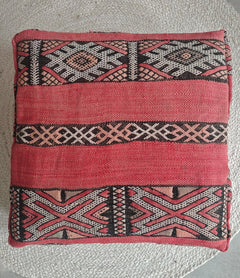 Vintage Pouf aus Marokko, Altrosa Bodenkissen aus Vintage Teppich, Berber Pouf, Moroccan Floor Cushion, Boho Kissenhülle - CocosyBerlin