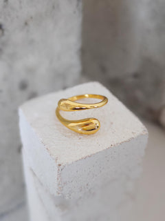 18k vergoldeter Ring aus 925 Silber, minimalistischer Ring, Tropfen Fingerring - CocosyBerlin