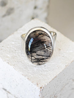 925 Silber Ring mit ovalem Turmalinquarz, Großer Statement Cabochon Ring, Black Rutile Edelstein Ring - CocosyBerlin