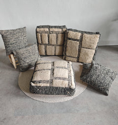 Berber Pouf & Kissenhülle aus Marokko, Beige Schwarz, Geometrische Muster, Handgefertigte Boho Wohnaccessoires - CocosyBerlin