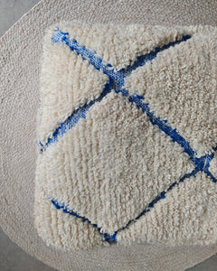 Pouf aus Marokko, Bodenkissen aus Wolle Beige Blau, Handgefertigter Boho Beni Ourain Berber Pouf - CocosyBerlin