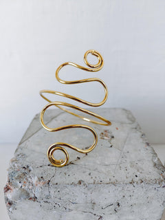 Oberarmreif aus Messing verspielt, Boho Festival Armschmuck, Hippie Sommer Schmuck - CocosyBerlin