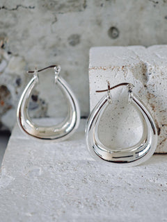 Statement Silber Creolen, Puffy Hoop Ohrringe, Große Chunky Creolen aus 925 Silber in Trapez Form, Minimalistisch - CocosyBerlin