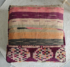 Marokkanischer Vintage Pouf, Berber Bodenkissen, Boho Sitzkissen aus Wolle, handarbeit - CocosyBerlin