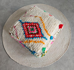 Beni Ourain Pouf aus Wolle, Handgemachtes Bodenkissen Marokko, Bunter Boho Pouf - CocosyBerlin