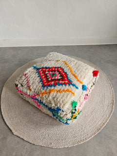 Beni Ourain Pouf aus Wolle, Handgemachtes Bodenkissen Marokko, Bunter Boho Pouf - CocosyBerlin