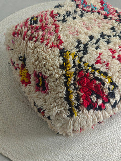 Beni Ourain Pouf aus Wolle, Handgemachtes Bodenkissen Marokko, Bunter Boho Pouf - CocosyBerlin