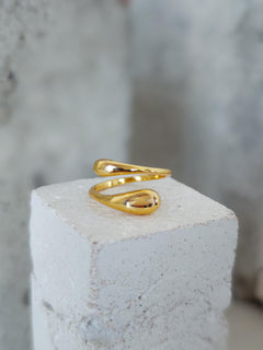 18k vergoldeter Ring aus 925 Silber, minimalistischer Ring, Tropfen Fingerring - CocosyBerlin