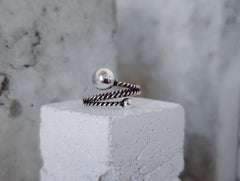 Silber Twisted Bubble Ring, Gedrehter Ring aus 925 Silber mit Kugeln, Minimalistischer Kugelring - CocosyBerlin