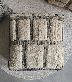 Berber Pouf & Kissenhülle aus Marokko, Beige Schwarz, Geometrische Muster, Handgefertigte Boho Wohnaccessoires - CocosyBerlin