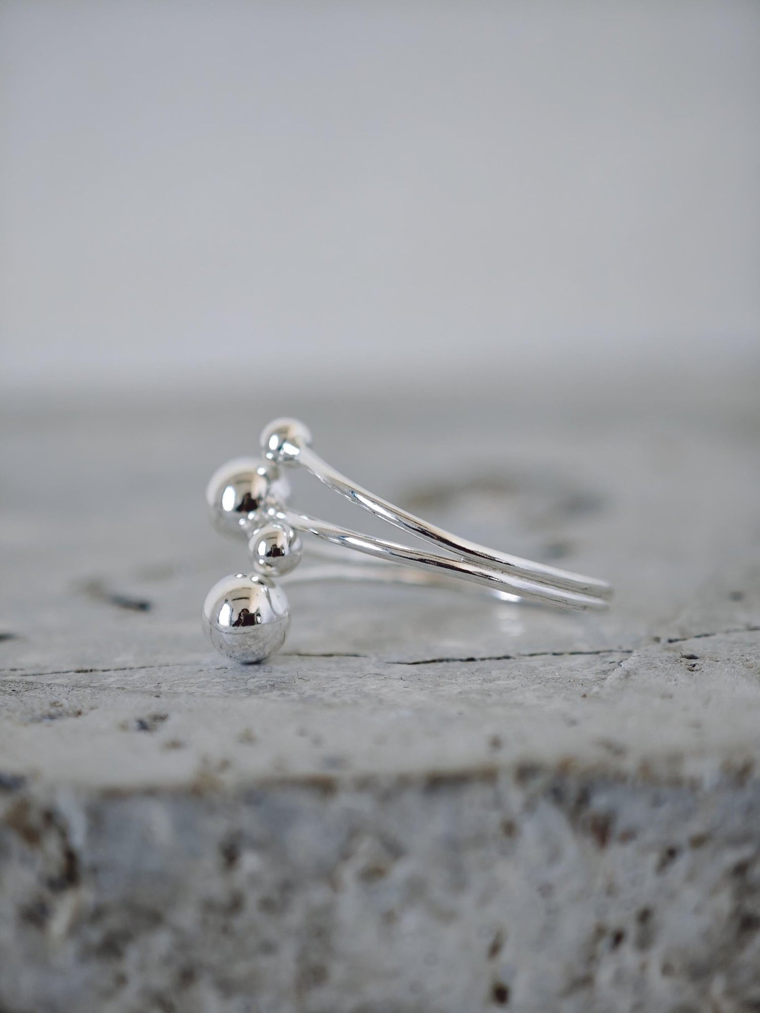 Bubble Ring aus 925 Silber, Minimalistischer Kugelring Sterling Silber, Galaxy Bubble Ring