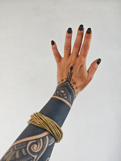 Boho Armreif aus Messing Gold, 36 verbundene Bangles, Ethnic Statement Festival Schmuck - CocosyBerlin